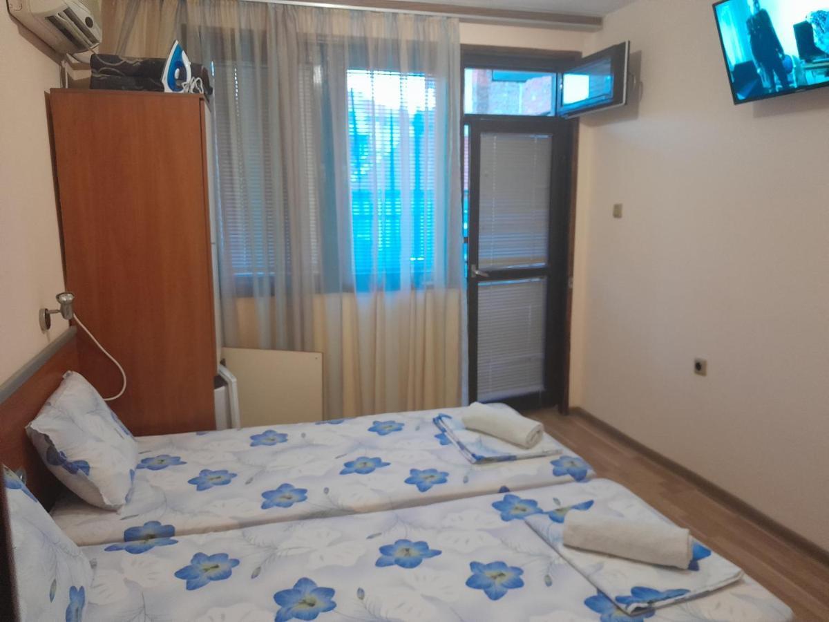 Апартаменти И Стаи За Гости Анхиало Pomorie Esterno foto