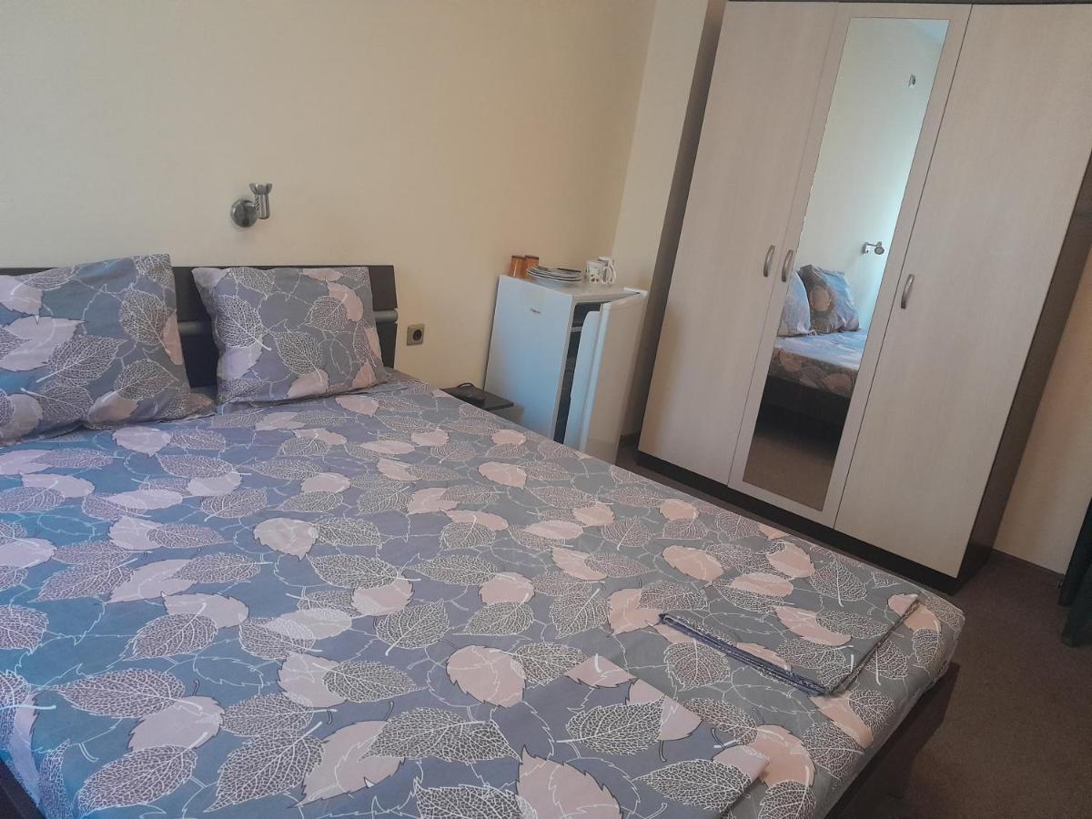 Апартаменти И Стаи За Гости Анхиало Pomorie Esterno foto