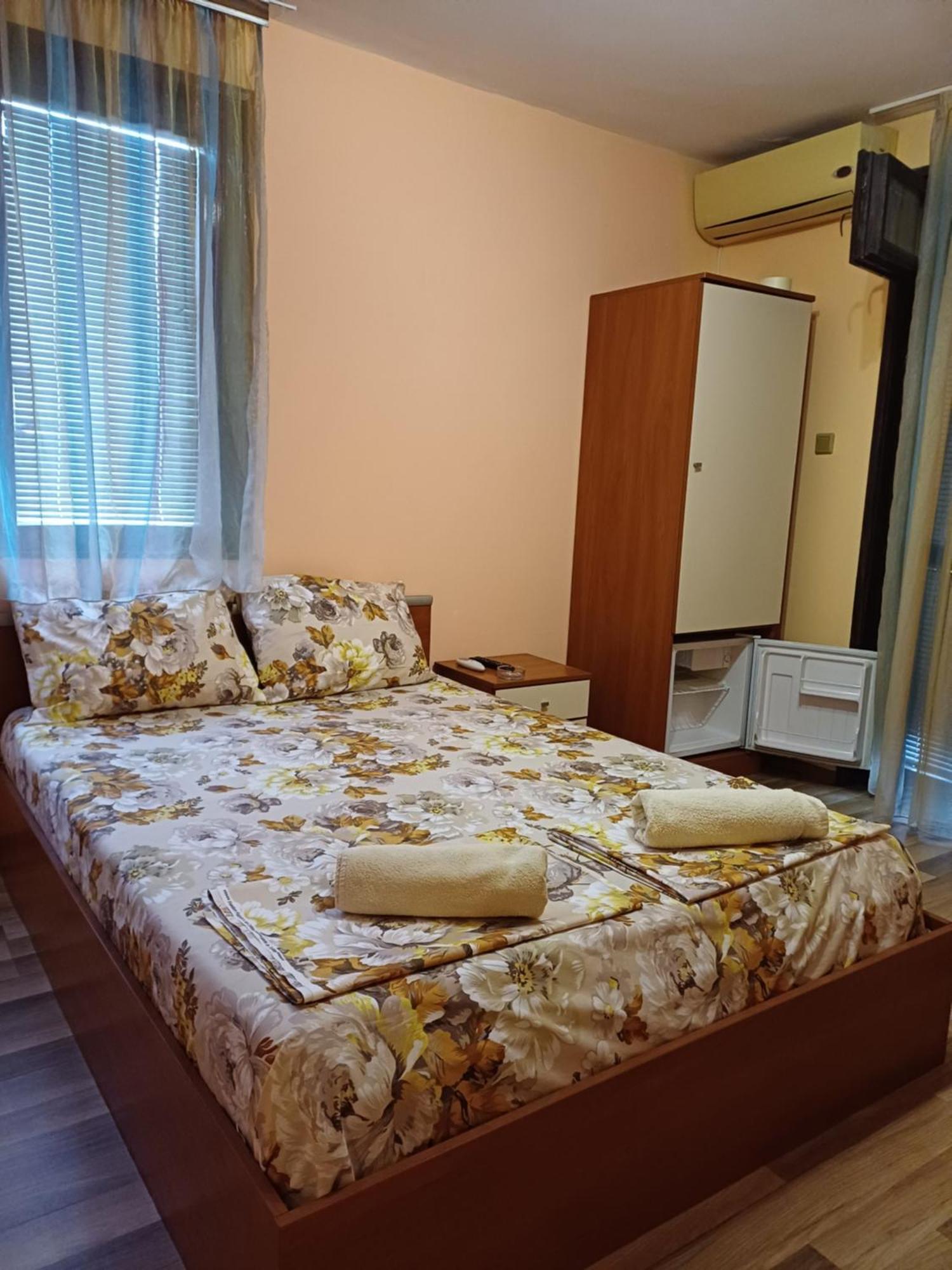 Апартаменти И Стаи За Гости Анхиало Pomorie Esterno foto